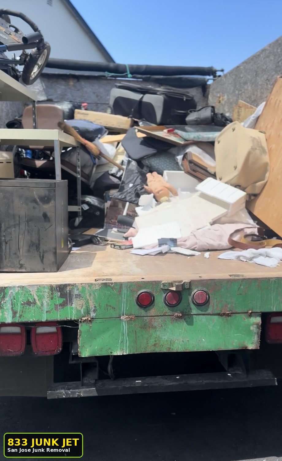 Garage cleanout San Jose by 833 Junk Jet