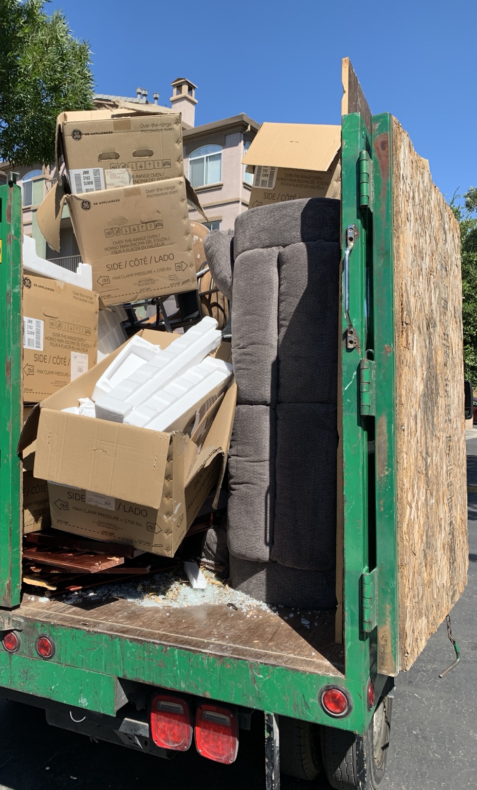 Appliance & Furniture Hauling by 833 Junk Jet in San Jose